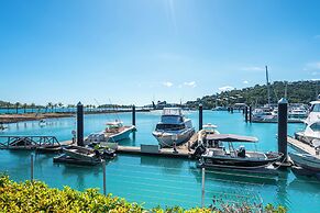 Pavillion 17 - Waterfront Spacious 4 Bedroom With Own Inground Pool An