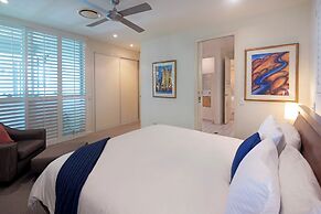 Pavillion 17 - Waterfront Spacious 4 Bedroom With Own Inground Pool An