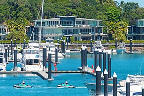 Pavillion 17 - Waterfront Spacious 4 Bedroom With Own Inground Pool An