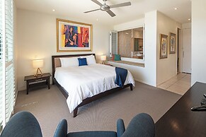 Pavillion 17 - Waterfront Spacious 4 Bedroom With Own Inground Pool An