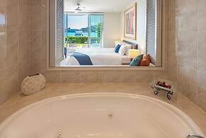 Pavillion 17 - Waterfront Spacious 4 Bedroom With Own Inground Pool An