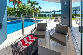 Pavillion 17 - Waterfront Spacious 4 Bedroom With Own Inground Pool An