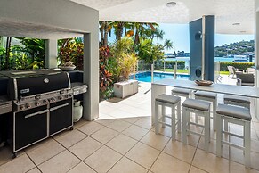 Pavillion 17 - Waterfront Spacious 4 Bedroom With Own Inground Pool An