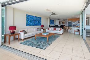 Pavillion 17 - Waterfront Spacious 4 Bedroom With Own Inground Pool An