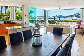 Pavillion 17 - Waterfront Spacious 4 Bedroom With Own Inground Pool An