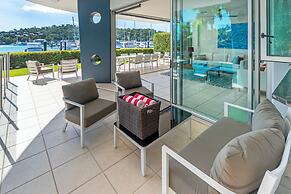 Pavillion 17 - Waterfront Spacious 4 Bedroom With Own Inground Pool An