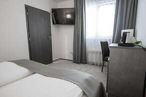 Fast Lane Hotel