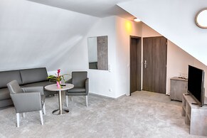 Fast Lane Hotel