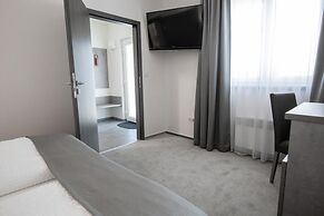 Fast Lane Hotel