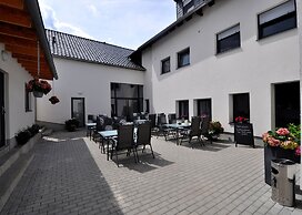 Fast Lane Hotel