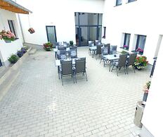 Fast Lane Hotel
