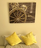 Ficurinia Guest House