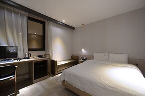 Hound Hotel Seomyeon - Bumcheon