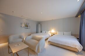 Hound Hotel Seomyeon - Bumcheon