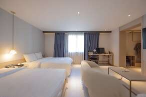 Hound Hotel Seomyeon - Bumcheon