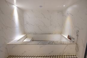 Hound Hotel Seomyeon - Bumcheon