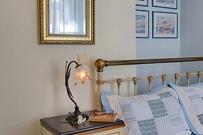 Antouanetta Apartments