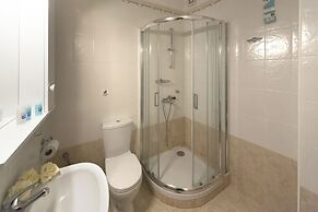 Antouanetta Apartments