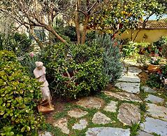 Antouanetta Apartments