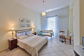 Antouanetta Apartments