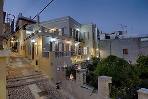 Antouanetta Apartments