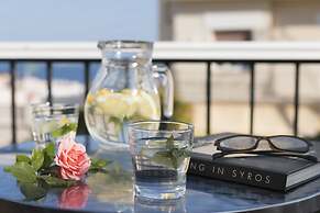 Antouanetta Apartments