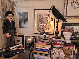 Antouanetta Apartments