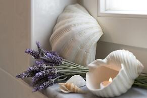 Antouanetta Apartments