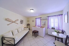 Antouanetta Apartments