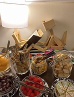 Antouanetta Apartments