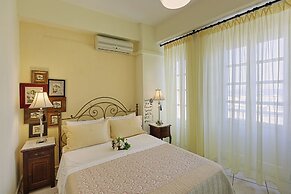 Antouanetta Apartments