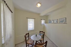 Antouanetta Apartments