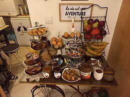 Antouanetta Apartments