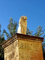 Antouanetta Apartments