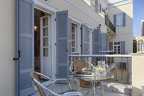 Antouanetta Apartments