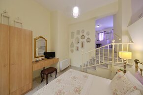 Antouanetta Apartments