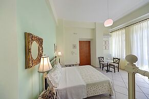 Antouanetta Apartments