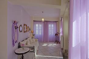 Antouanetta Apartments