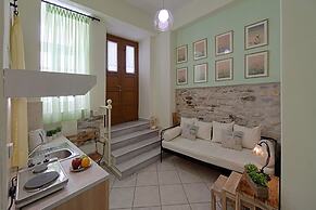 Antouanetta Apartments