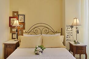 Antouanetta Apartments