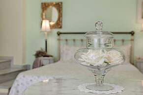 Antouanetta Apartments