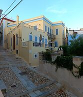 Antouanetta Apartments