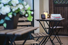 Cambridge Villa with 5 BRs