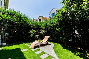 Cambridge Villa with 5 BRs