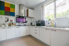 Cambridge Villa with 5 BRs