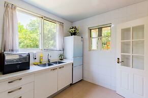 Cambridge Villa with 5 BRs