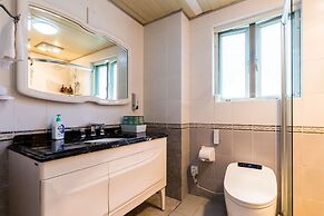 Cambridge Villa with 5 BRs