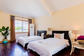 Cambridge Villa with 5 BRs