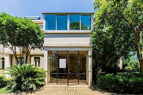 Cambridge Villa with 5 BRs