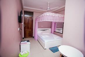 B10 Airport Lodge